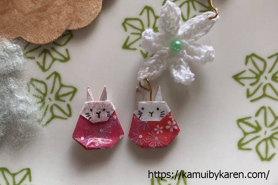 How to use paper in resin? Make easy origami earrings